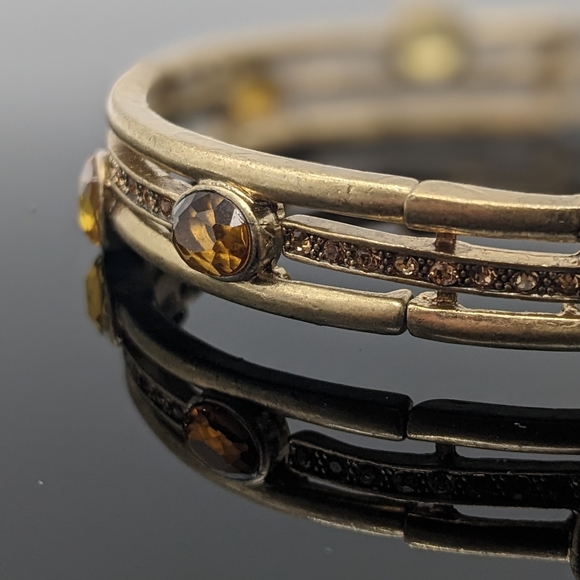 Monet vintage stretch bracelet. - Picture 3 of 10